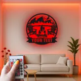 Insegna in metallo personalizzata con scena di montagna e LED per amanti dell'outdoor