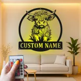 Arte da parete in metallo LED Highland Cow | Insegna con nome personalizzata per decorazione della casa di campagna | Regalo su misura per ranch e nursery