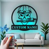Panneau LED en métal Skull de plombier | Décoration murale personnalisée pour atelier | Décor de garage ou man cave | Cadeau pour artisans
