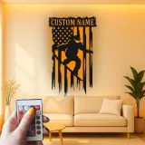 Insegna con nome personalizzata per snowboarder | Arte murale in metallo LED | Decorazione snowboard con bandiera americana | Regalo per camera di adolescente