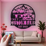 Cartel de metal LED con camper y tienda personalizado, regalo de aventura al aire libre para decoración de cabaña o RV