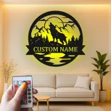 Personalisierte Wolf Heulende Bergszene LED Metall-Wandkunst Geschenk für Naturfreunde Cabin oder Lodge Dekor