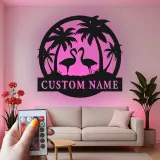 Insegna LED personalizzata con fenicottero | Arte tropicale in metallo su misura | Decorazione con nome per casa al mare | Decorazione murale per coppie