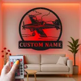 Décoration murale en métal personnalisée avec lumière LED d'avion - Cadeau d'aviation pour pilote, décoration de hangar pour passionnés d'aviation