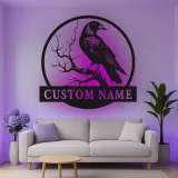 Insegna in metallo LED personalizzata con corvo - Regalo unico per amanti degli uccelli e decorazione per ufficio o soggiorno