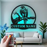 Insegna LED in metallo con falco personalizzata | Arte murale con rapace personalizzata | Decorazione retroilluminata per esterni e logo aziendale | Regalo per amanti della fauna