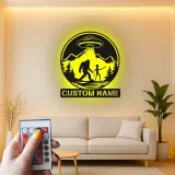 Personalisierte Bigfoot und Alien LED Metall-Wandkunst – Einzigartiges Geschenk für Sci-Fi-Enthusiasten, Man Cave oder Spielzimmer-Dekor