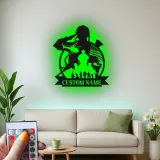 Arte murale in metallo militare personalizzata | Insegna LED patriottica con soldato | Regalo personalizzato per veterani per man cave