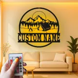 Insegna in metallo LED personalizzata con scena di campeggio regalo per appassionati di outdoor decor per cabin o RV 1