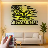 Panneau de garage mécanicien personnalisé | Art mural en métal crâne avec LED | Décor de cave à vin avec drapeau américain | Cadeau pour lui