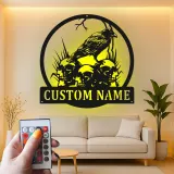 Plaque LED corbeau gothique personnalisée | Décoration murale crâne personnalisée | Décor corbeau spooky pour Halloween et la maison | Plaque prénom sur mesure