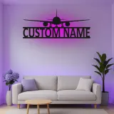 Décoration murale en métal personnalisée avec lumière LED d'avion - Cadeau d'aviation pour pilotes, décoration de hangar ou de bureau