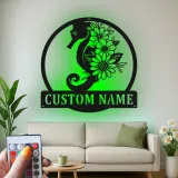 Insegna Personalizzata con Cavalluccio Marino | Insegna in Metallo LED | Decorazione Costiera per Casa al Mare | Regalo per Amante del Mare