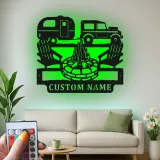 Personalisierte LED-Metall-Wandkunst mit Camping-Szene – Geschenk für Wohnmobilfahrer, Outdoor-Terrassendeko