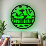 Panneau Personnalisé de Fusée Spatiale | Art Murale en Métal avec Nom Personnalisé | Décor Rétroéclairé Espace pour Chambre d'Enfant | Cadeau de Nurserie Astronaute