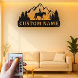 Art en métal personnalisé de cavalier de cheval | Panneau LED équestre personnalisé | Décor mural de ranch et de cabane pour cadeau