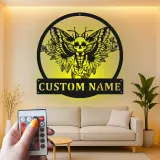 Cartel LED de polilla de cabeza de muerte personalizado | Arte mural gótico de metal | Decoración de hogar personalizada para brujas