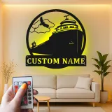 Insegna in Metallo Personalizzata con Nave da Crociera | Arte Murale Nautica LED | Regalo Personalizzato per Capitano | Decorazione da Viaggio Oceanico
