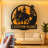 Décoration murale en métal personnalisée avec un bison en forêt, rétroéclairage LED, cadeau de faune personnalisé pour les amoureux de la nature, décoration de cabane