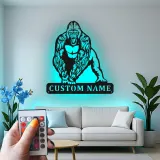Arte murale in metallo con gorilla e LED | Insegna personalizzata con nome per man cave, home gym | Decorazione personalizzata con fauna selvatica