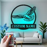 Cartel de metal personalizado de halcón con luz LED Regalo personalizado para amantes de las aves Decoración de sala de estar u oficina