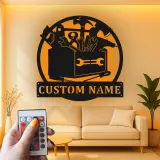 Insegna LED Toolbox Personalizzata | Arte Murale in Metallo Personalizzata | Decorazione per Laboratorio e Garage | Regalo per Falegname o Artigiano
