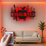 Cartel de nombre de profesor personalizado | Arte mural de metal LED para aula | Decoración personalizada de útiles escolares | Regalo de fin de año para educadores