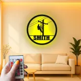 Plaque LED personnalisée pour lineman | Décoration murale en métal sur mesure pour électriciens | Cadeau pour technicien des réseaux | Déco garage et atelier