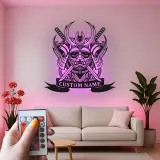 Art Murale en Métal Samouraï Personnalisé | Panneau LED Casque Japonais | Décor de Dojo Personnalisé | Cadeau pour Fan d'Arts Martiaux