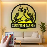 Insegna in metallo personalizzata con coppia di cardinali e luce LED - Regalo per amanti degli uccelli - Decorazione per soggiorno e natura