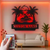Insegna in Metallo Personalizzata per Surfer con LED | Plaque con Nome per Casa al Mare | Arte Murale con Onde Oceaniche e Palme Tropicali