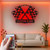 Panneau LED personnalisé drapeaux de course croisés | Décoration murale en métal à damier | Cadeau déco garage personnalisé