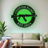 Insegna in metallo personalizzata con pistola e LED | Arte da parete personalizzata per armi da fuoco | Arredo per poligono e man cave | Regalo per appassionati di armi