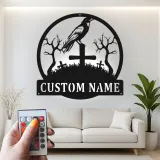 Insegna in metallo personalizzata con corvo su cimitero luce LED regalo di Halloween decorazione gotica per la casa
