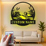Decoración mural LED de pelícano | Cartel de metal personalizado con nombre para casas costeras | Silueta náutica de ave | Decoración para casa de playa