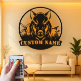 Cartel de metal personalizado con luz LED de jabalí, regalo personalizado para cazadores, decoración rústica de cabaña