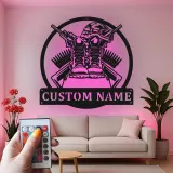 Cartel conmemorativo militar con LED | Homenaje personalizado a veteranos | Arte metálico de soldado caído | Decoración con botas, casco y rifles de combate