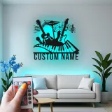 Insegna LED personalizzata con chitarra e pianoforte | Arte in metallo con note musicali | Decorazione con nome per studio musicale