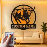Personalisierte LED-beleuchtete Metall-Wandkunst mit Stier für Ranchbesitzer – Rustikaler Landhausstil