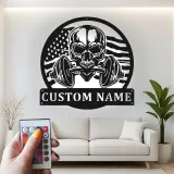 Insegna LED per palestra con teschio e manubrio | Arte murale in metallo personalizzata per home gym | Regalo per sollevatori di pesi con bandiera americana