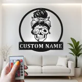Panneau Métal Femme Crâne Gothique | Plaque de Nom LED Personnalisée | Art Murale Squelette Vintage pour Maison ou Studio de Tatouage