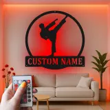 Insegna LED Karate Personalizzata | Arte Murale in Metallo per Arti Marziali | Decorazione Dojo e Regalo per Combattente