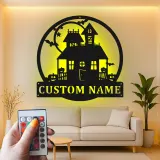 Insegna LED Casa Stregata | Decorazione murale in metallo personalizzata | Decor Halloween gotico spettrale | Targa personalizzata con cognome
