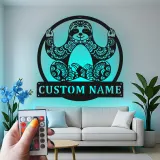 Insegna LED Sloth Mandala Personalizzata | Arte in Metallo su Misura per Studio di Yoga e Decorazione Zen | Regalo per Amanti degli Animali Boho