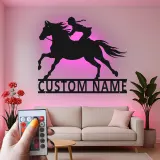 Panneau LED équestre personnalisé | Décoration murale en métal pour cavalière | Déco d’écurie & cadeau pour amoureuse des chevaux