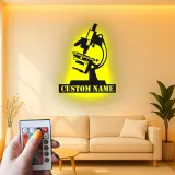 Arte mural LED de microscopio | Cartel de metal personalizado para decoración de laboratorio | Regalo científico personalizado para biólogos o clínicas