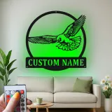 Cartel de metal personalizado de halcón con luz LED Regalo personalizado para amantes de las aves Decoración de sala de estar u oficina