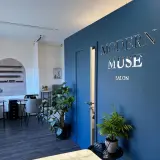 3D Acryl Firmenlogo-Schild | Individuell lasergefertigte Empfangs- & Salonschilder | Premium moderne Markenpräsentation