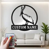 Panneau en métal LED personnalisé de pélican | Art mural côtier | Décor de maison de plage personnalisé | Cadeau en silhouette d'oiseau nautique