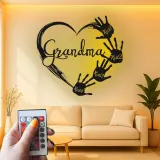 Cadeau LED personnalisé pour grand-mère | Décoration murale en métal sur mesure avec empreintes de mains des petits-enfants | Déco souvenir familiale